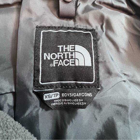 The North Face HyVent 2 in 1 Green & Gray Jacket - Picture 6 of 10